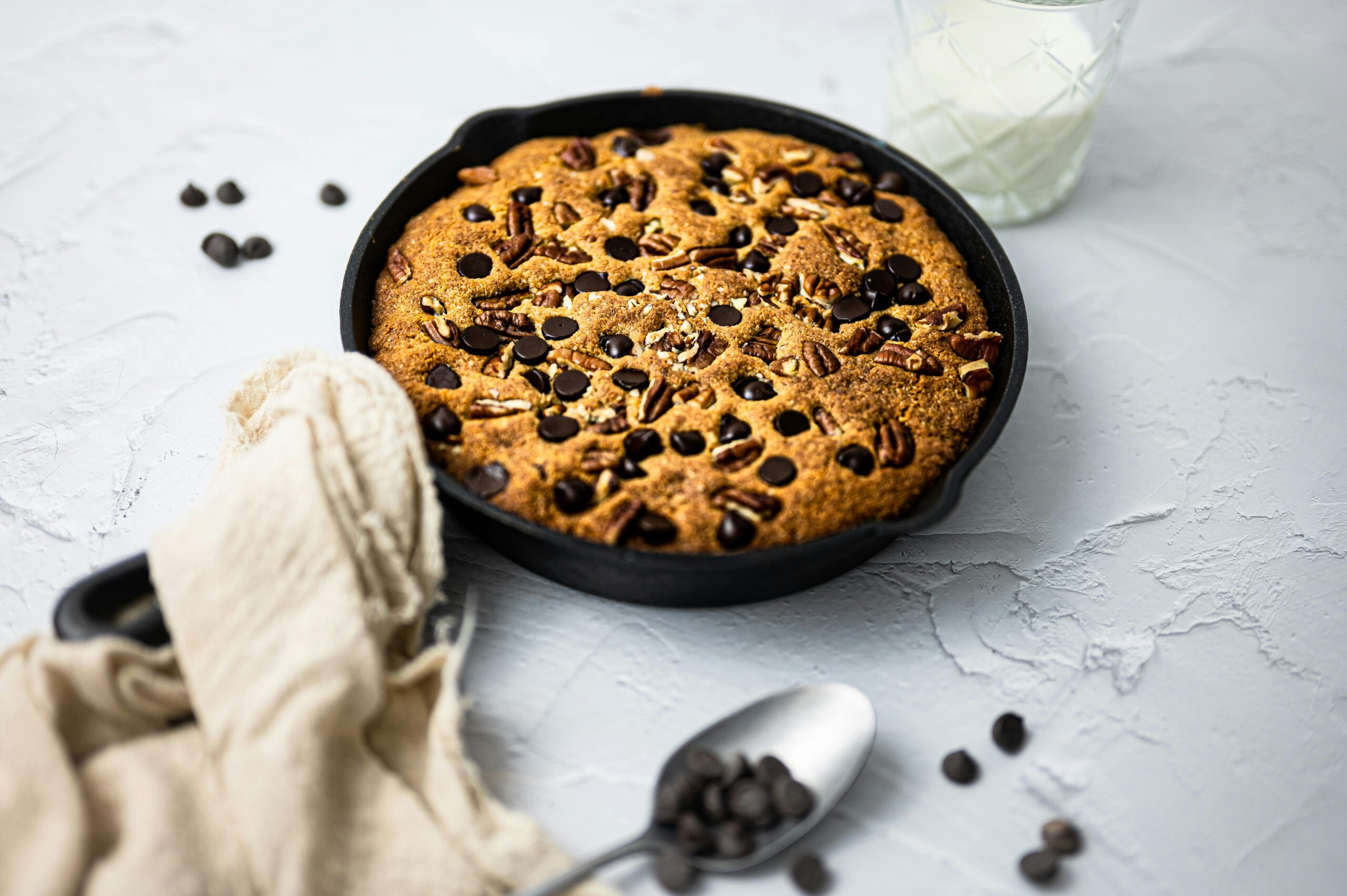 chocolate chip cookie